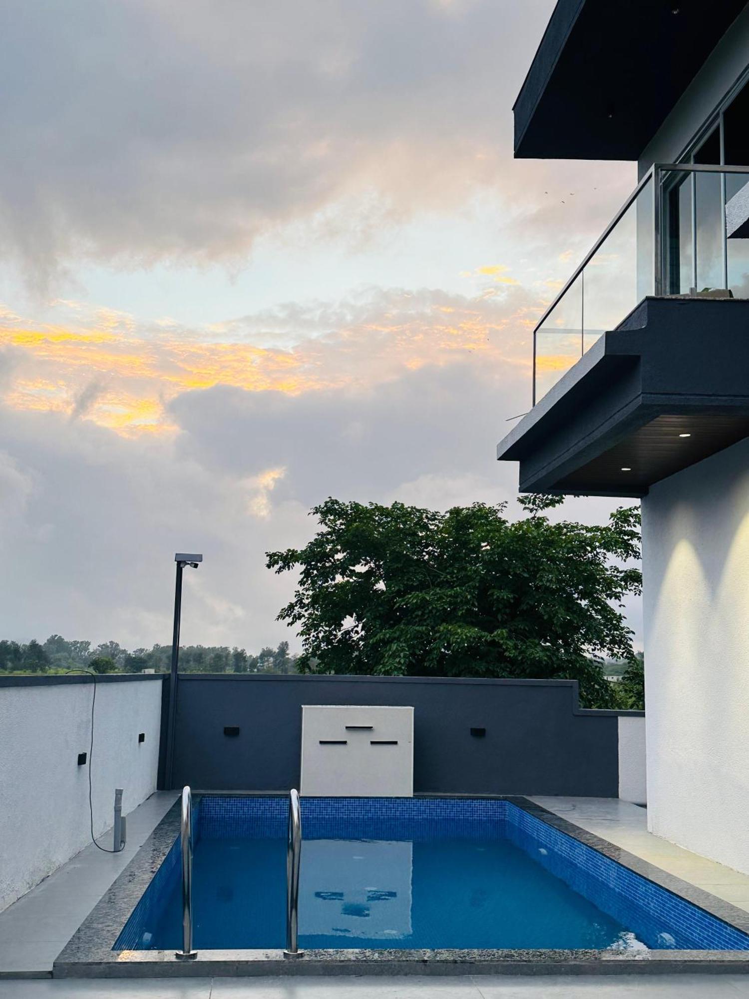 Sara Villa Lonavala Bagian luar foto